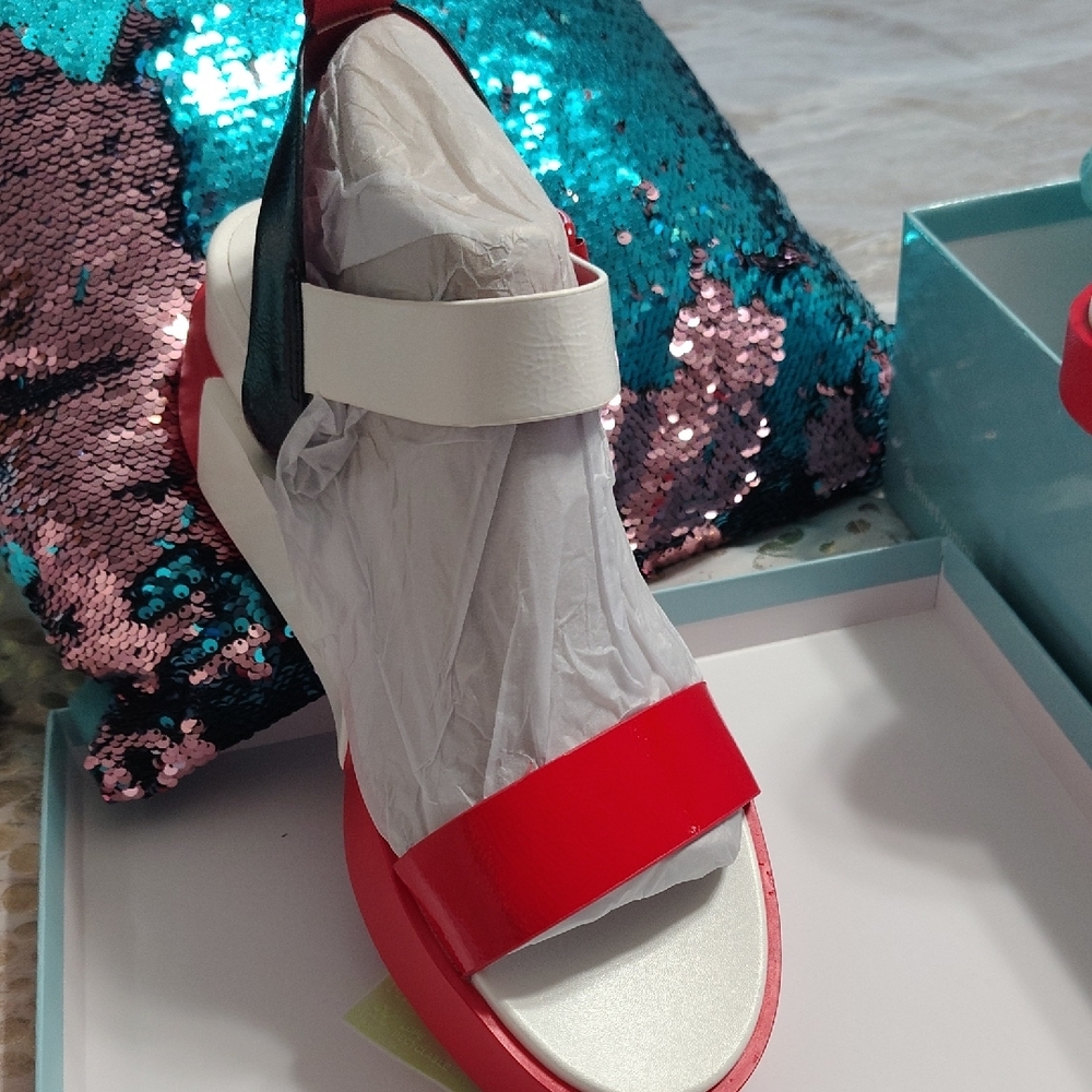 Red and Black Platform Shoes with Chunky Sole - Picture 4 of 6